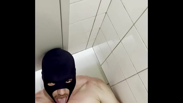 this submissive guy wanted to meet me in a public toilet to worship me good boy 3